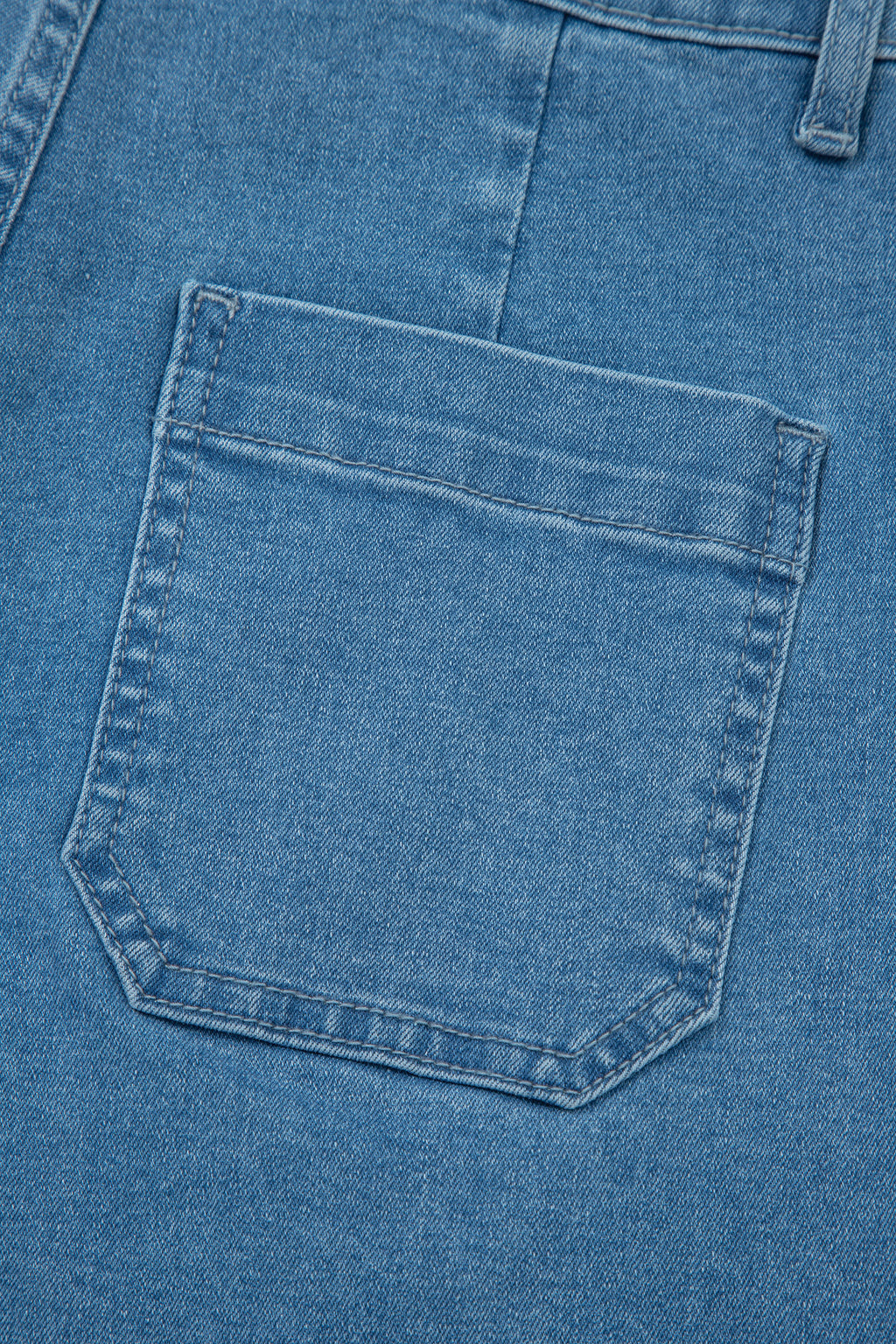 Retro Washed Patch Pocket Loose Jeans