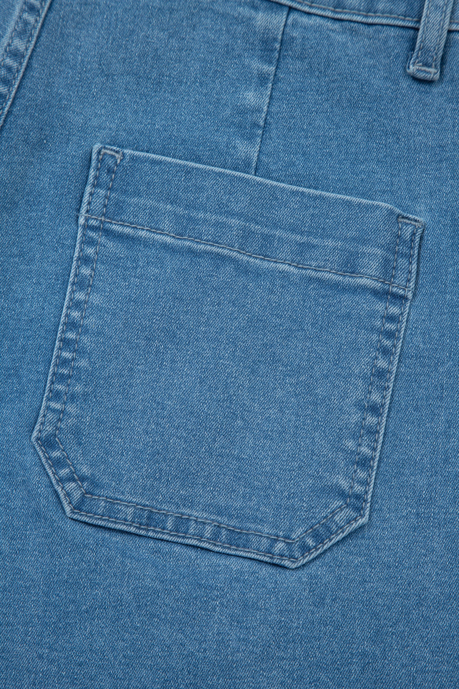 Retro Washed Patch Pocket Loose Jeans