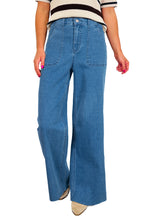 Retro Washed Patch Pocket Loose Jeans