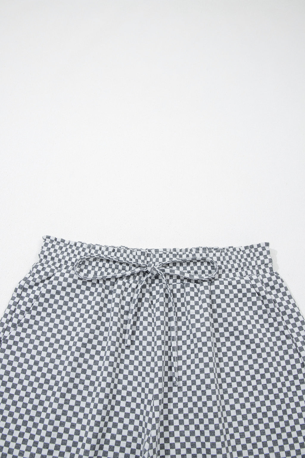 Grey Checkerboard Print Drawstring Elastic Waist Pocketed Shorts