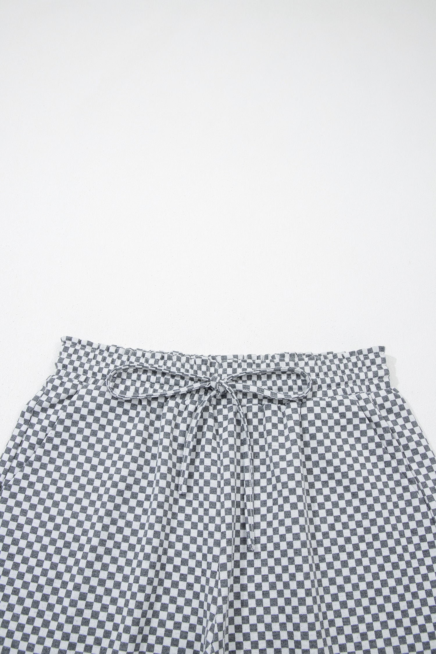 Grey Checkerboard Print Drawstring Elastic Waist Pocketed Shorts