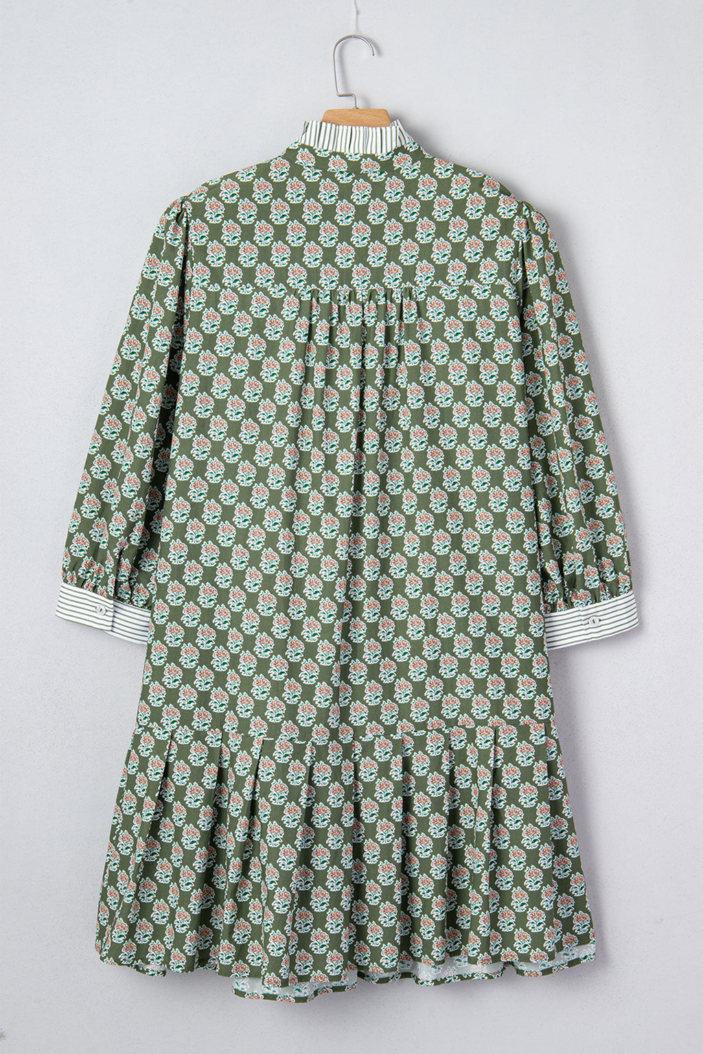 Green Contrast Striped Frilled Collar 3/4 Sleeve Plus Size Floral Dress