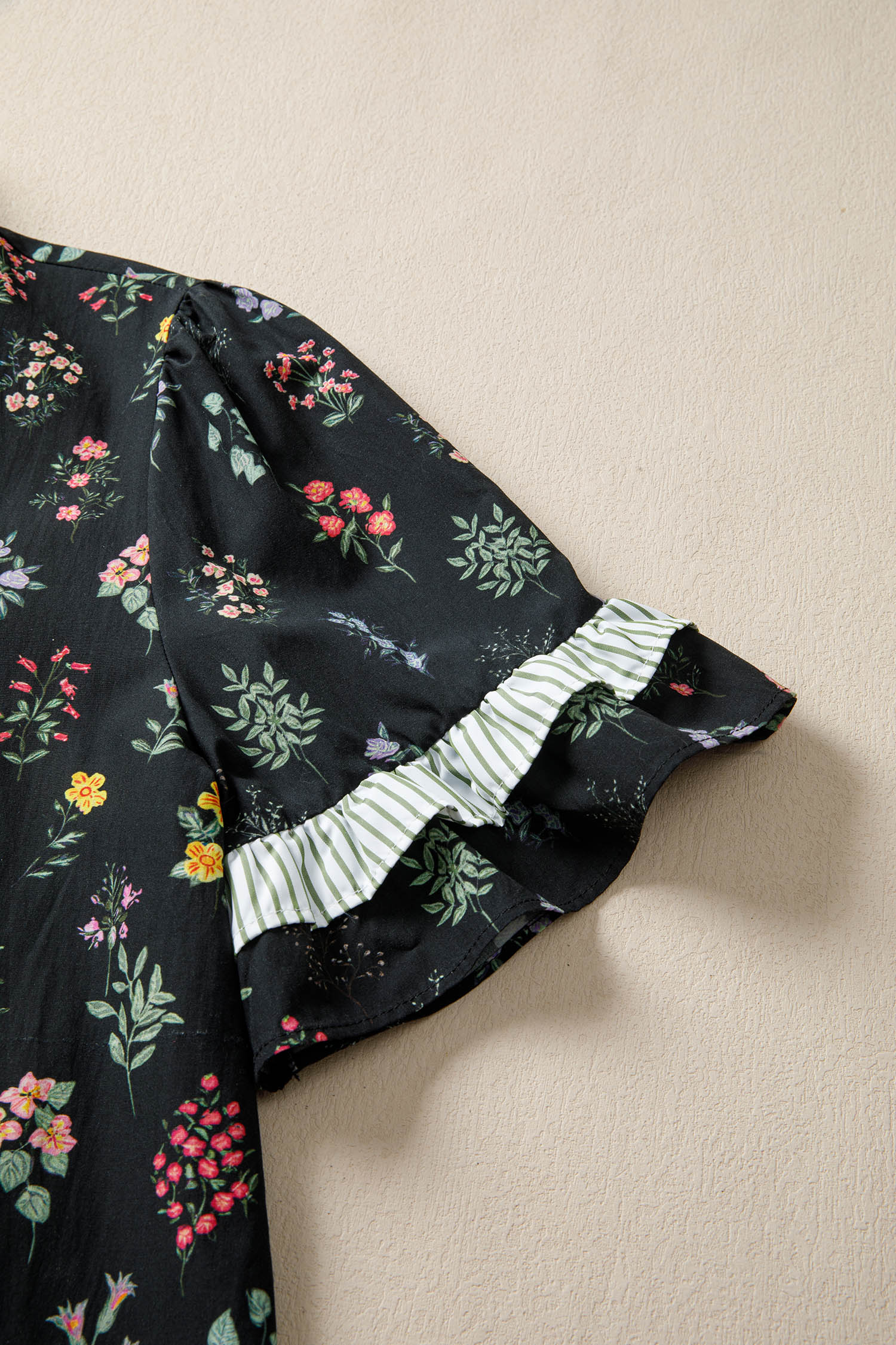 Black Contrast Frilled Trim Short Sleeve Floral Shirt